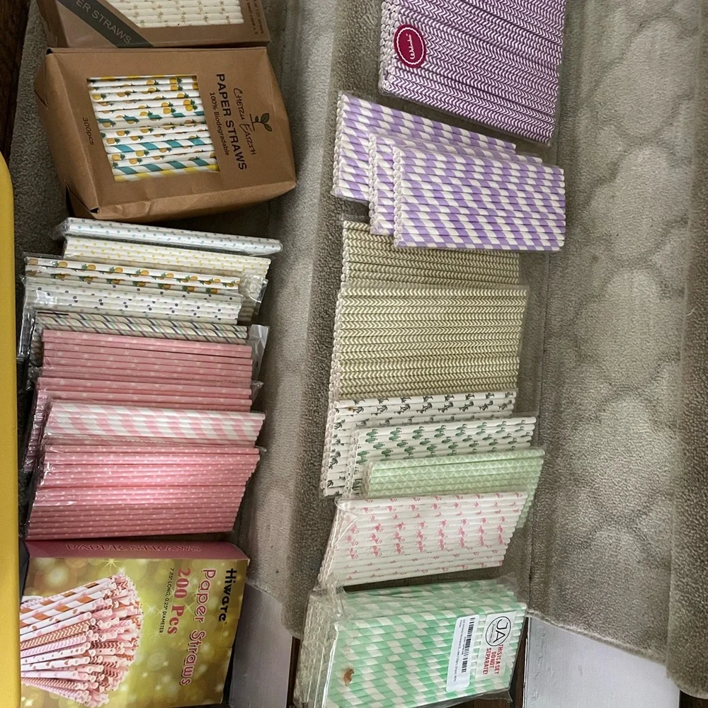 Lot of paper straws